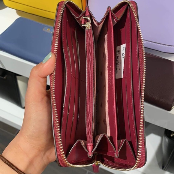 📛SOLD📛Kate Spade Wallet - Picture 2 of 3